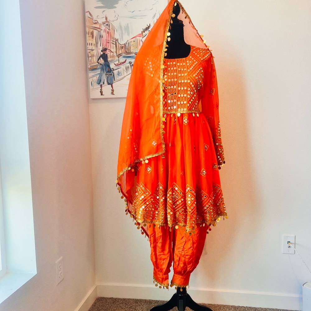 🧡Beautiful dress with scarf and pants in orange color, brand new,